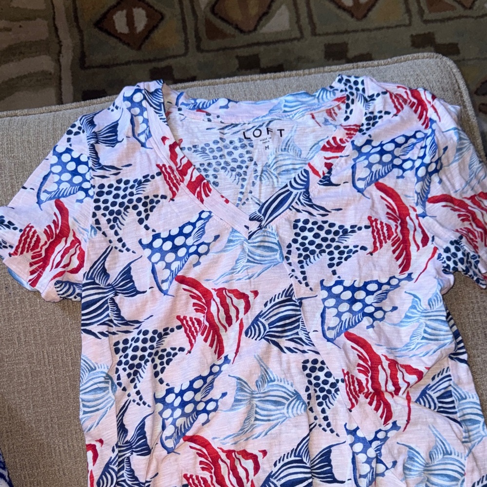 LOFT Vibrant Fish Pattern V-Neck Tee